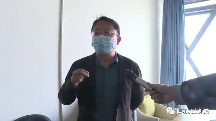 DƬ